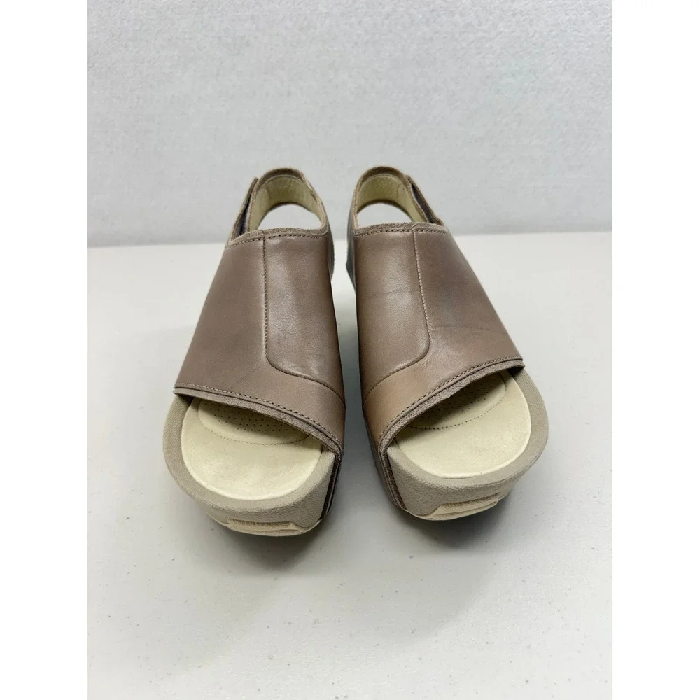 Tsubo Taupe Leather Slingback Wedge Sandals Lagenlook Art to Wear US 9